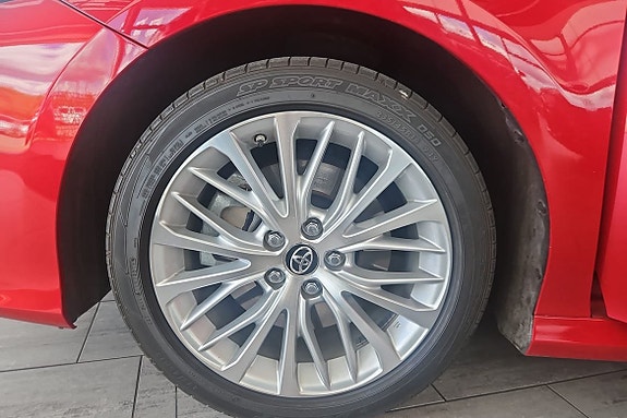 Toyota Camry 16 of 16