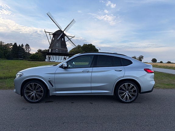 BMW X4 2 of 10