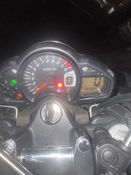 Suzuki SFV650 Gladius 3 of 5