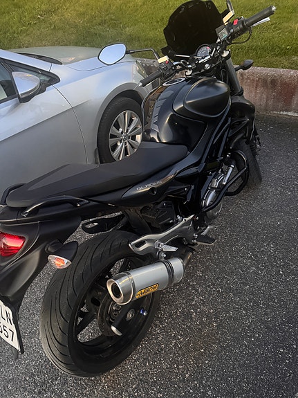 Suzuki SFV650 Gladius 5 of 5
