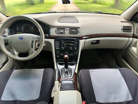 Volvo S80 9 of 16