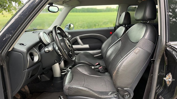 MINI Cooper 9 of 14