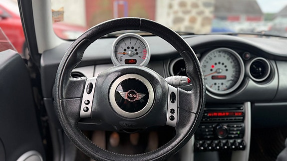 MINI Cooper 14 of 14