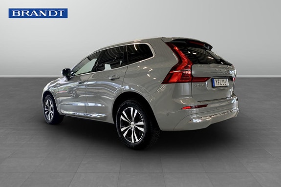 Volvo XC60 2 of 16