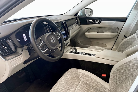 Volvo XC60 5 of 16