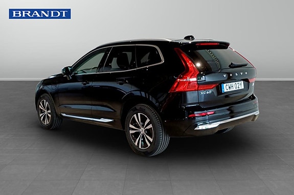 Volvo XC60 2 of 5
