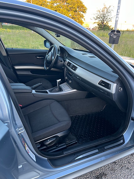 BMW 318d 5 of 5