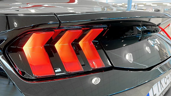 Ford Mustang 17 of 18