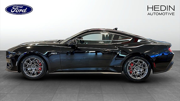 Ford Mustang 6 of 18