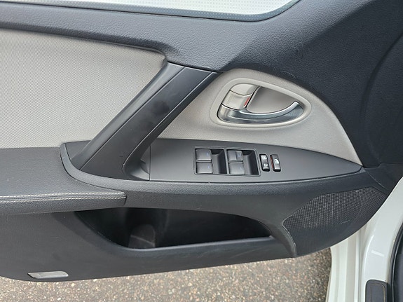 Toyota Avensis 12 of 20