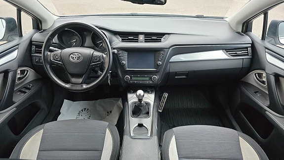 Toyota Avensis 11 of 20
