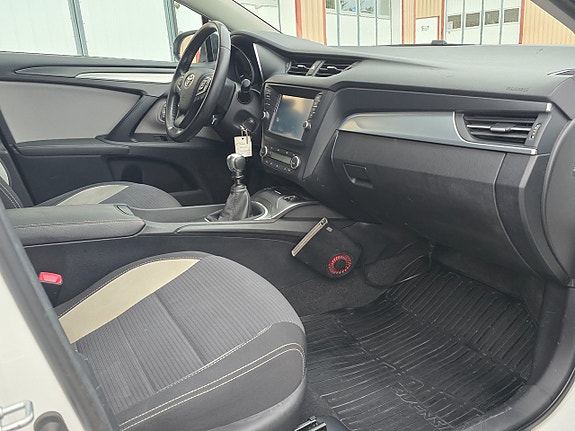 Toyota Avensis 9 of 20