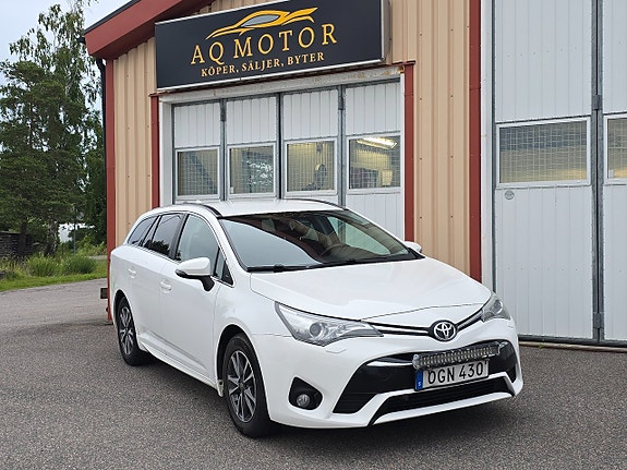 Toyota Avensis 5 of 5