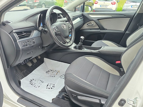 Toyota Avensis 8 of 20