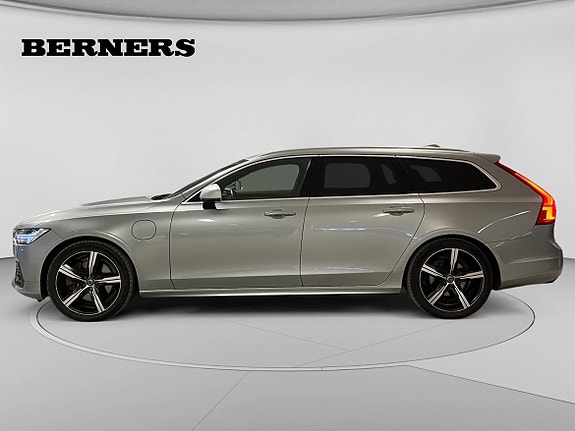 Volvo V90 2 of 5