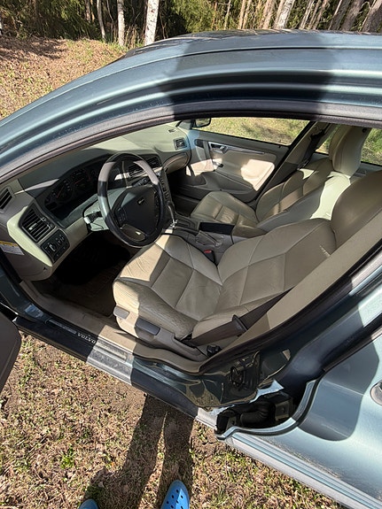 Volvo S60 4 of 5