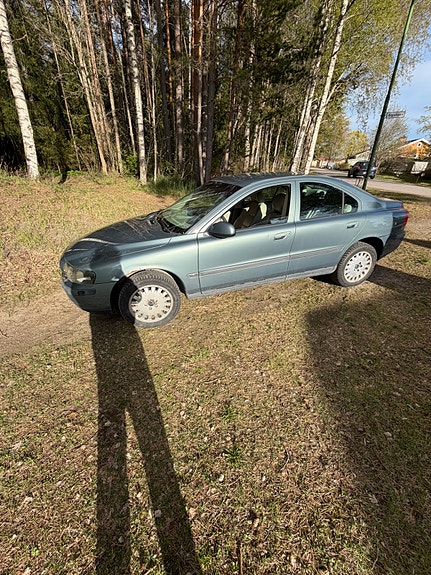 Volvo S60 3 of 5