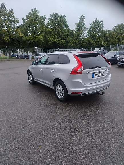 Volvo XC60 3 of 5