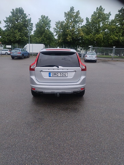Volvo XC60 4 of 5