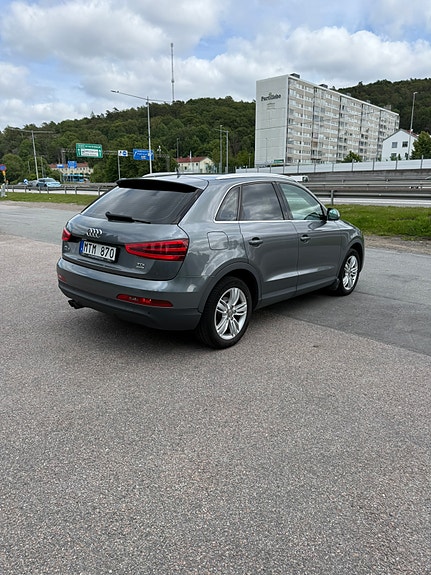 Audi Q3 3 of 5