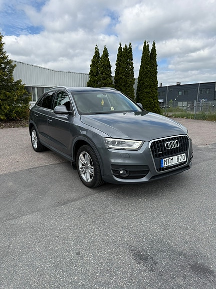 Audi Q3 2 of 5