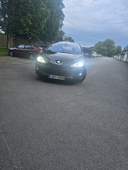 Peugeot 308 3 of 5