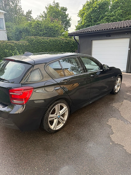 BMW 116i 2 of 5