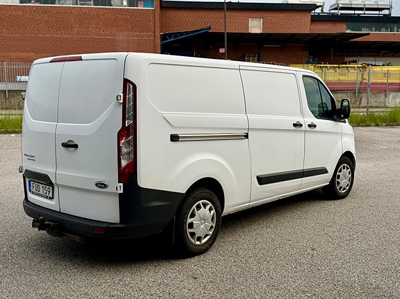 Ford Transit Custom 3 of 5
