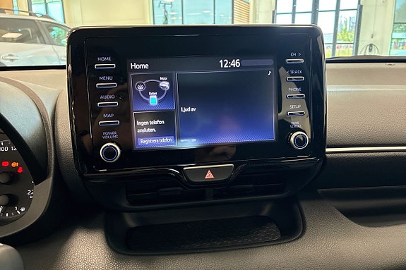 Toyota Yaris 13 of 18