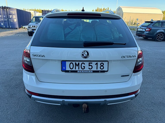 Skoda Octavia Scout 4 of 5