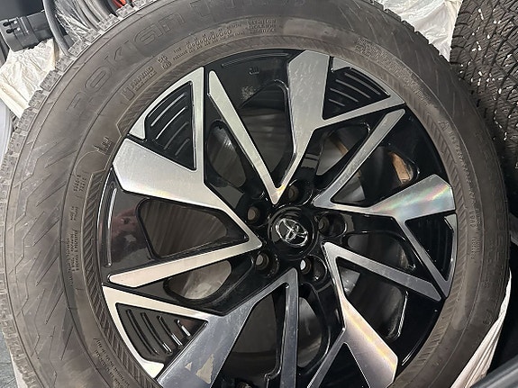 Toyota bZ4X 16 of 27