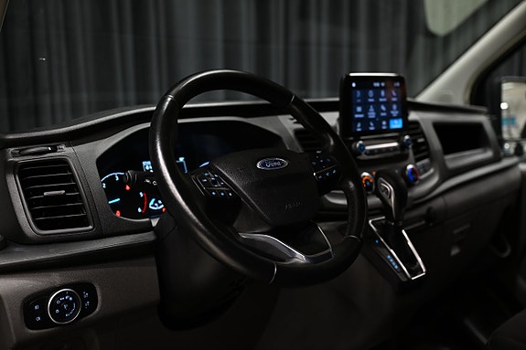 Ford Transit Custom 13 of 27