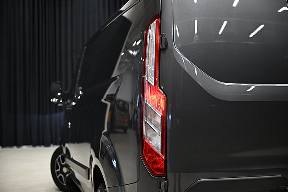 Ford Transit Custom 10 of 27