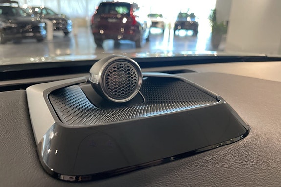 Volvo ES90 13 of 18