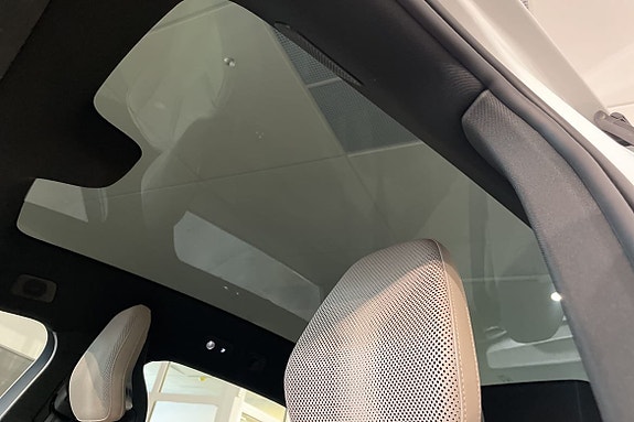 Volvo ES90 12 of 18