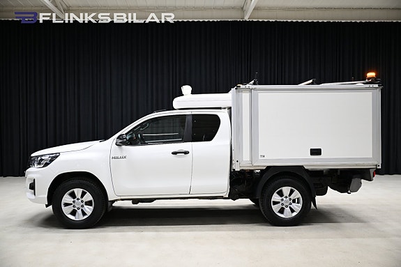 Toyota HiLux 2 of 5