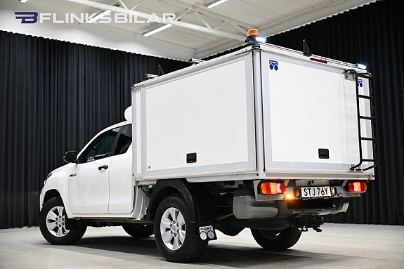Toyota HiLux 6 of 30