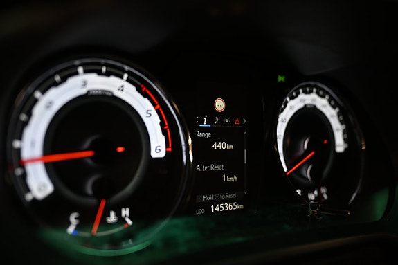 Toyota HiLux 25 of 30