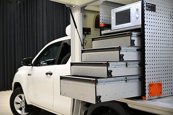 Toyota HiLux 9 of 30