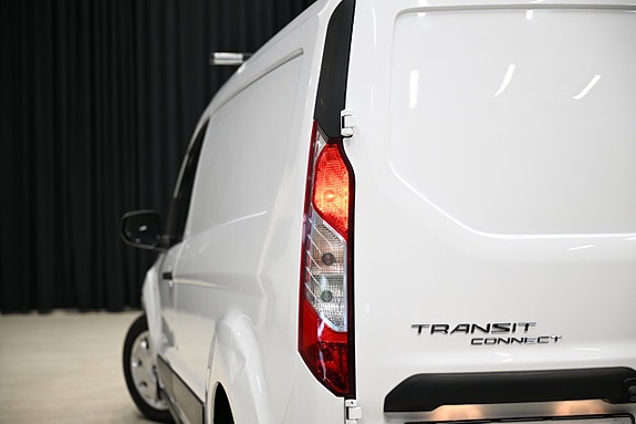 Ford Transit Connect 16 of 30