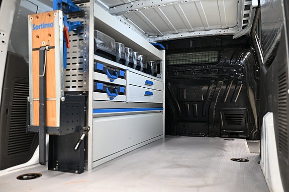 Ford Transit Connect 9 of 30