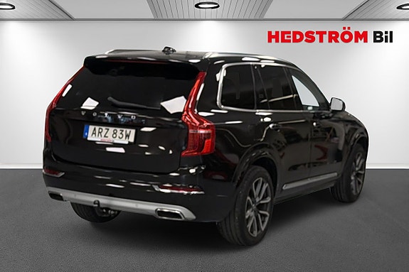 Volvo XC90 3 of 16