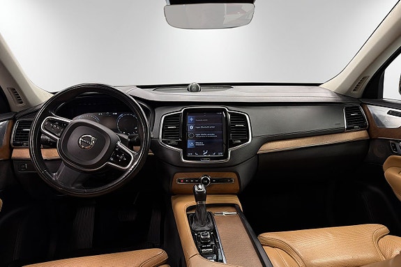 Volvo XC90 6 of 16