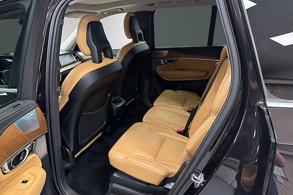 Volvo XC90 5 of 16