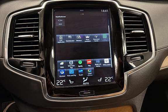 Volvo XC90 14 of 16