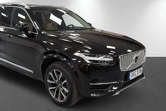 Volvo XC90 10 of 16