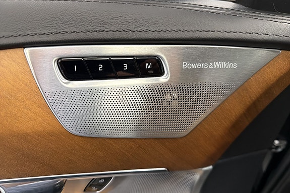 Volvo XC90 11 of 16