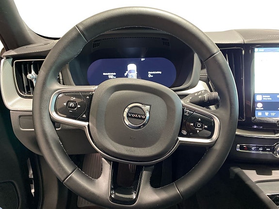 Volvo XC60 10 of 14