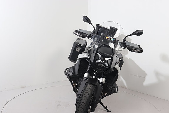 BMW R 1300 GS 3 of 5