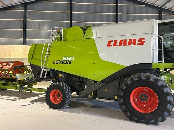 CLAAS Lexion 650 2 of 5